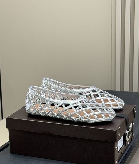 Alaia Special Mesh Design Patent Leather Ballet Flats