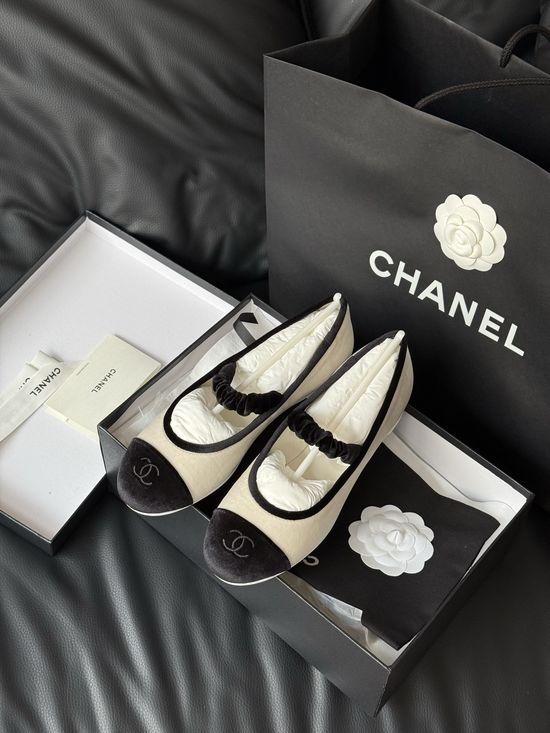 Chanel Elegant Velvet Mary Jane Shoes Soft Lining Sole