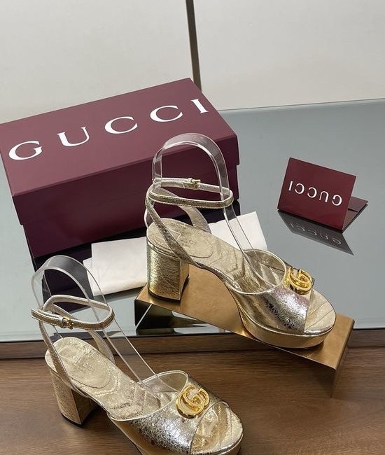Gucci Cracked Leather Double G Decor Quilted Platform Sandals