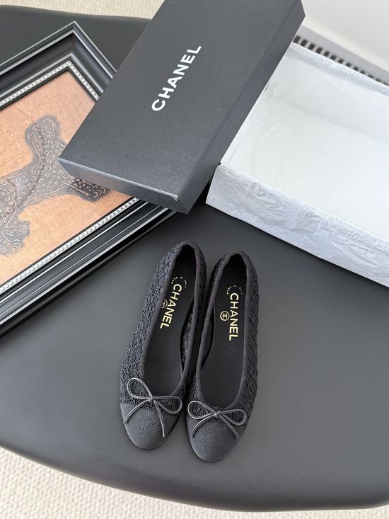 Chanel Classic Round Toe Comfortable Ballet Flats with Premium Material