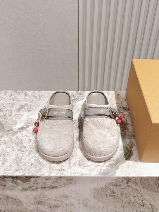 Louis Vuitton Classic Patterned Comfortable Casual Slide Sandals