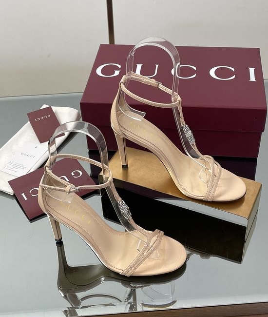 Gucci Rhinestone Buckle Decor Heeled Thong Sandals with Leather Sole