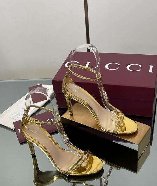 Gucci Rhinestone Buckle Decor Heeled Thong Sandals with Leather Sole