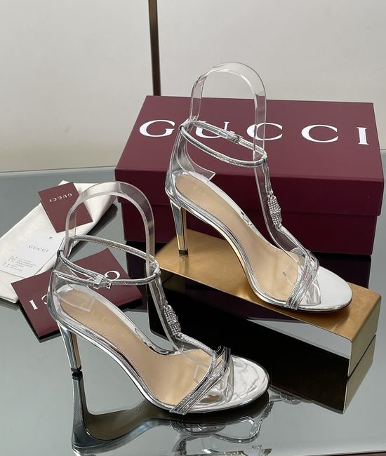 Gucci Rhinestone Buckle Decor Heeled Thong Sandals with Leather Sole