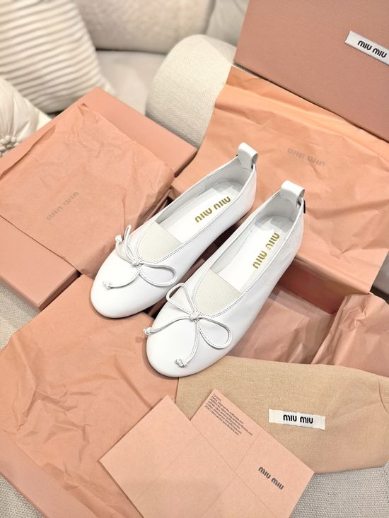 Miu Miu Soft Sheepskin Bow Decor Flat Ballet Shoes
