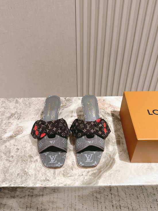 Louis Vuitton Chic Chunky Heel Buckle Strap Casual Shoes