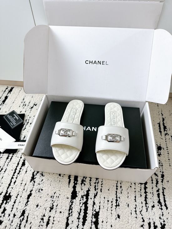 Chanel Premium Leather Slides With Logo Decor Soft Comfortable