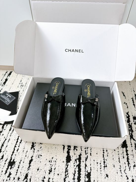 Chanel Bow Pointed Leather Slides Elegant Design Soft Lining Daily Wear