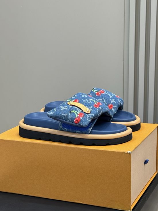 Louis Vuitton Lightweight Comfortable Slides Casual Summer Footwear