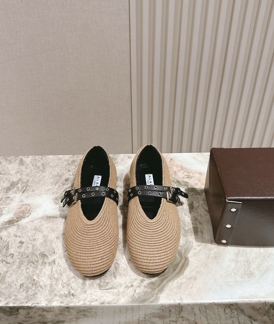 Alaia Comfortable Hollow Leather Flat Ballet Shoes