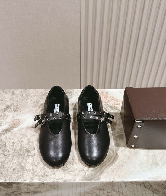 Alaia Comfortable Hollow Leather Flat Ballet Shoes