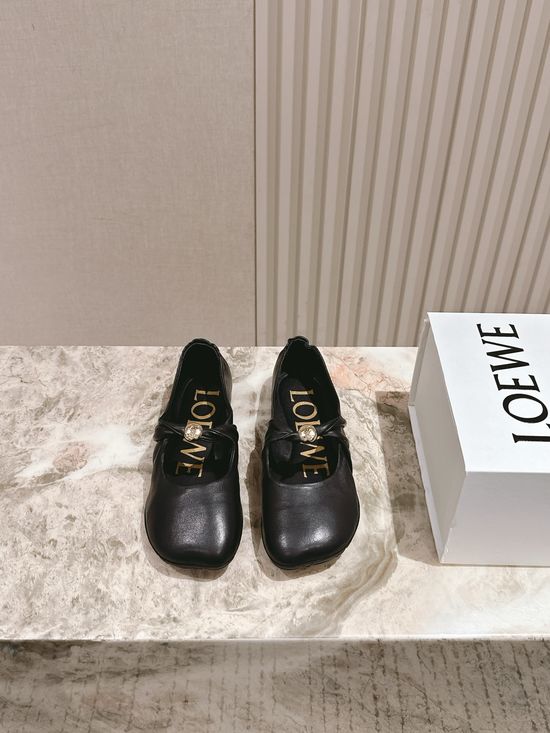 Loewe Stylish Leather Shoes with Comfortable Soft Sole