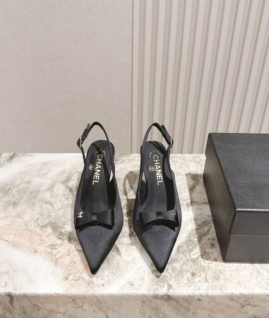 Chanel Classic Patent Leather Pointed Toe Loafers With Leather Sole
