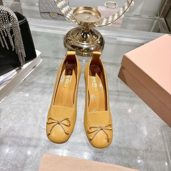 Miu Miu Bow Decor Leather Round Toe Block Heel Daily Pumps