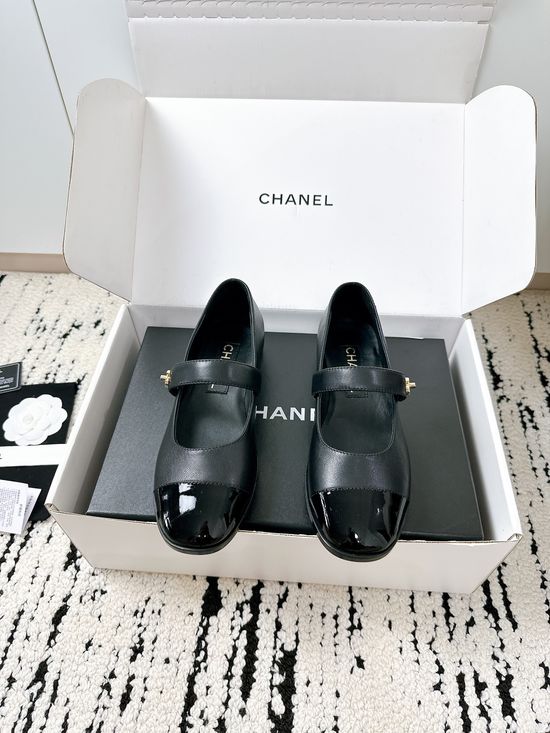 Chanel Patent Leather Mary Jane Shoes with Premium Leather Sole
