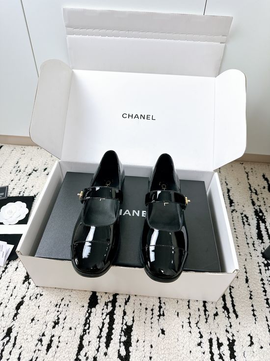 Chanel Patent Leather Mary Jane Shoes with Premium Leather Sole