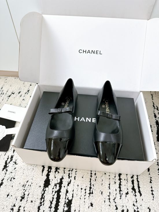 Chanel Patent Leather Mary Jane Shoes with Premium Leather Sole