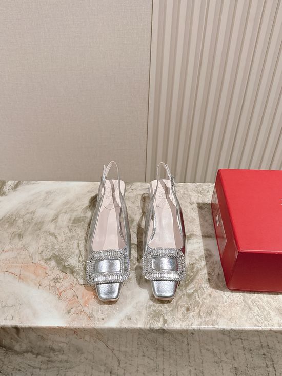 Roger Viver Rhinestone Buckle Pumps Comfortable Leather Sole