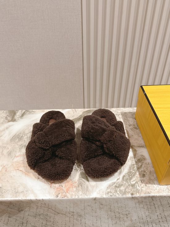 Fendi Premium Wool Slippers Warm Non-slip Daily Wear