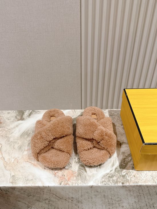 Fendi Premium Wool Slippers Warm Non-slip Daily Wear