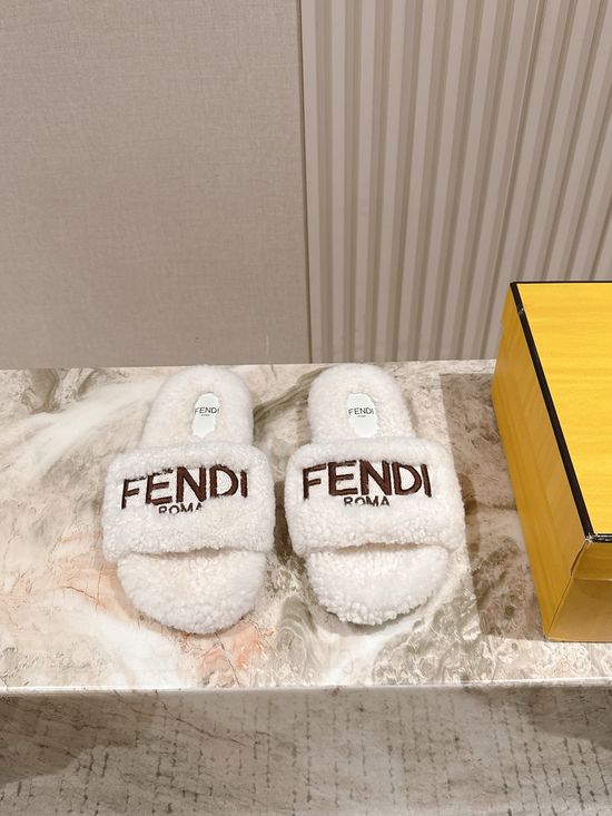 Fendi Premium Wool Slippers Warm Non-slip Daily Wear