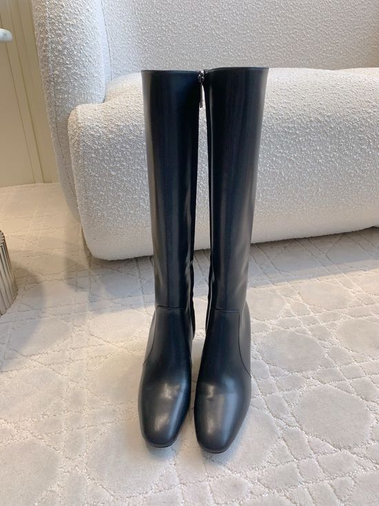Yves Saint Laurent Stylish Leather High Heel Knee High Boots