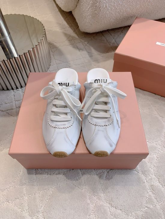 Miu Miu Leather Upper Casual Mule Sneakers Comfortable Non-slip Versatile Shoes