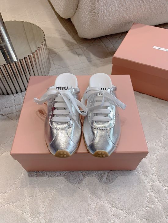 Miu Miu Leather Upper Casual Mule Sneakers Comfortable Non-slip Versatile Shoes