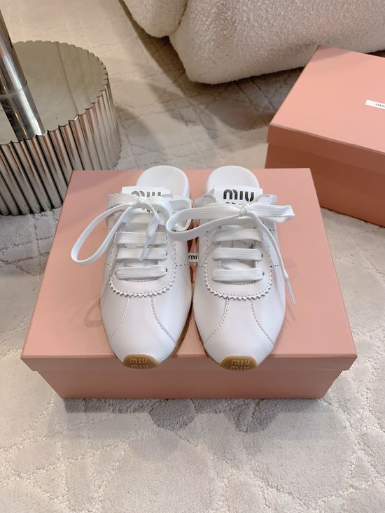 Miu Miu Leather Upper Casual Mule Sneakers Comfortable Non-slip Versatile Shoes