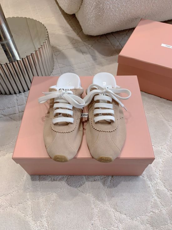 Miu Miu Leather Upper Casual Mule Sneakers Comfortable Non-slip Versatile Shoes