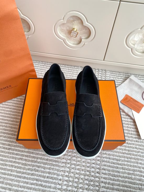 Hermes Casual Comfort Loafers With Classic Upper Design