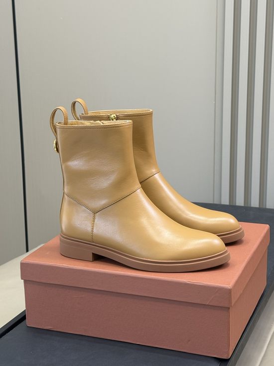 Loro Piana Minimalist Premium Leather Ankle Boots