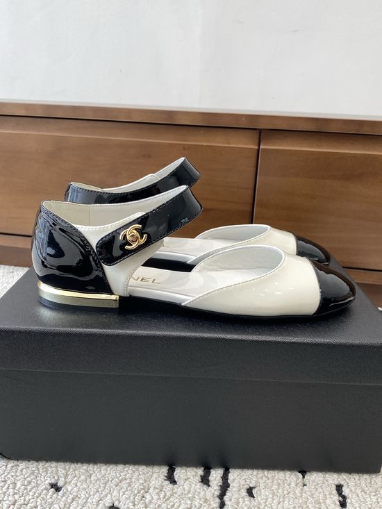 Chanel Classic Round Toe Hollow Leather Ballet Flats Soft Non-slip Sole