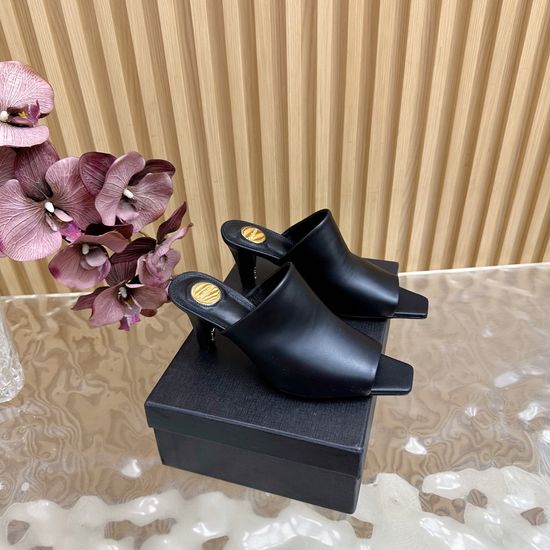 Yves Saint Laurent Classic Chunky Heel Leather Open Toe Sandals