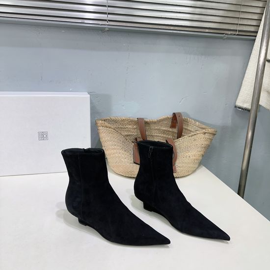 Toteme Pointed Toe Wedge Ankle Boots Leather Sole