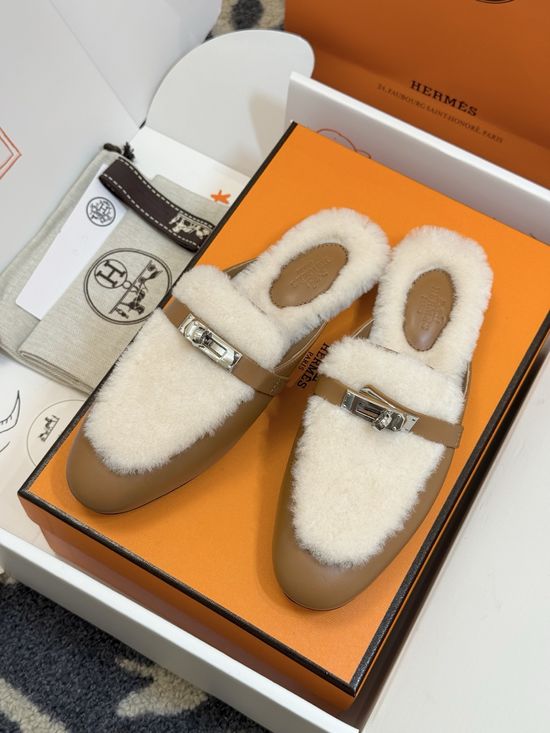 Hermes Classic Mule Slippers Cowhide Upper Shearling Lining