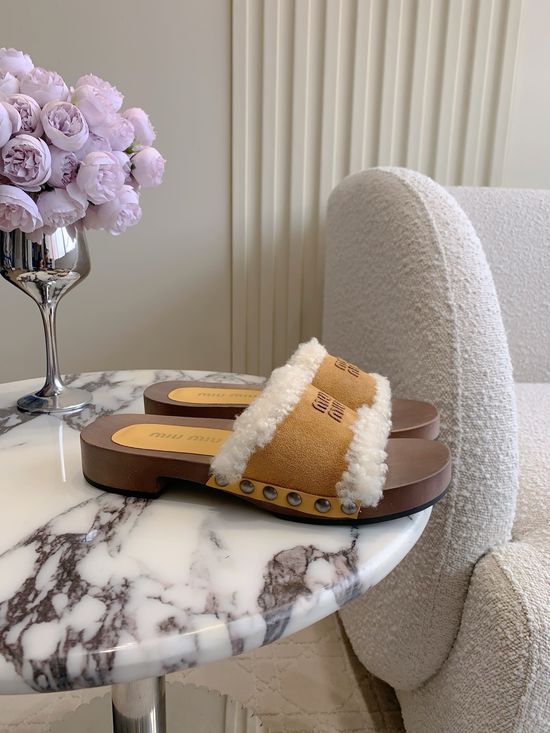 Miu Miu Chic Suede Wool Slippers with Elegant Design