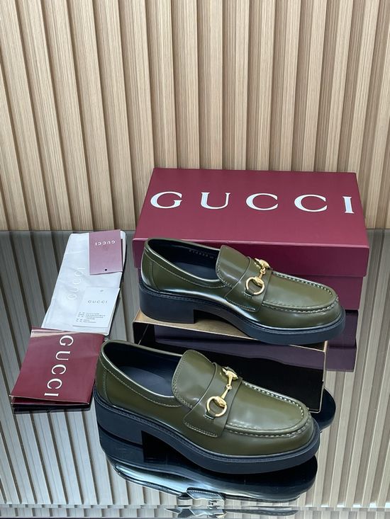Gucci Horsebit Embellished Grooved Sole Leather Loafers