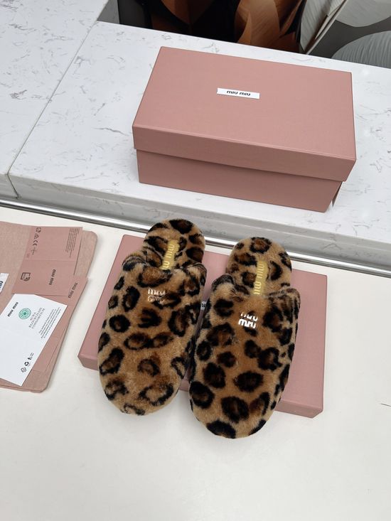 Miu Miu Wool Lined Peep Toe Fluffy Slippers Lightweight Anti-slip Shoes