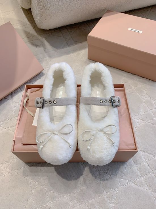 Miu Miu Soft Wool Upper Flat Shoes Comfortable Warm Durable Outsole