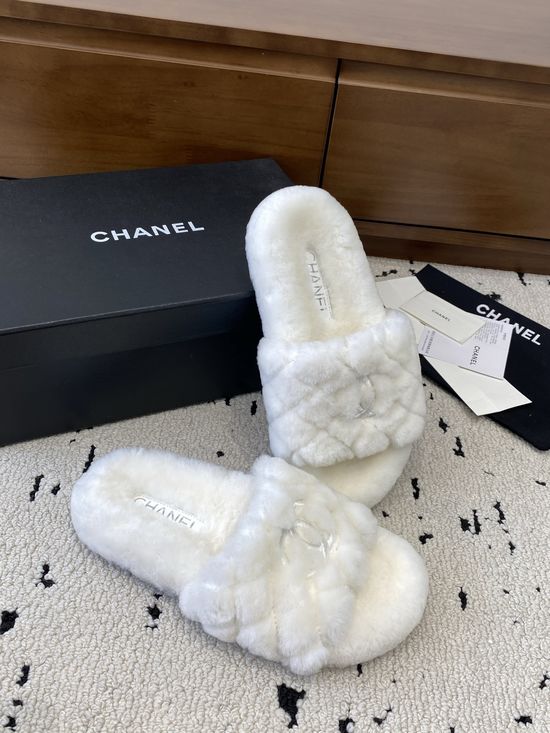 Chanel Vintage Style Low-Heeled Round-Toe Slippers