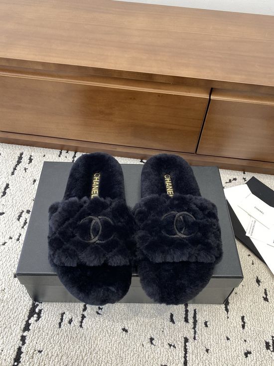 Chanel Vintage Style Low-Heeled Round-Toe Slippers