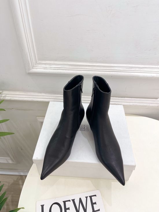 Toteme Pointed Toe Wedge Ankle Boots With Inner Zipper