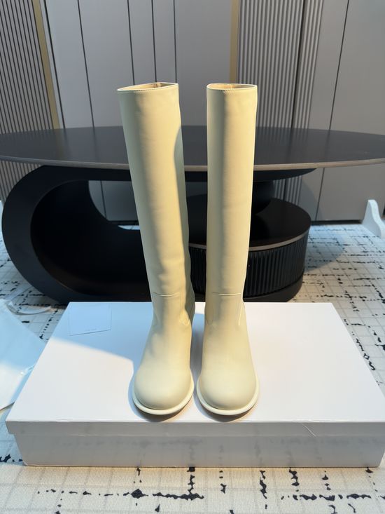 The Row Minimalist Round Toe Calfskin Boots Lightweight Comfortable Footwear