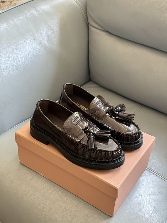 Miu Miu Cowhide Tassel Loafers Textured Upper Classic Daily Footwear
