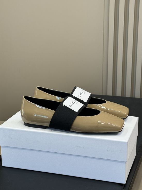 Givenchy Elegant Retro Red Square Toe Ballet Flats