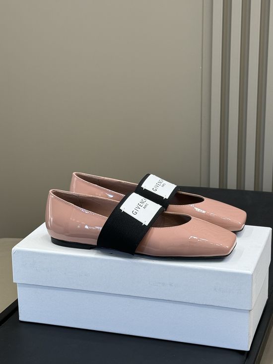 Givenchy Elegant Retro Red Square Toe Ballet Flats