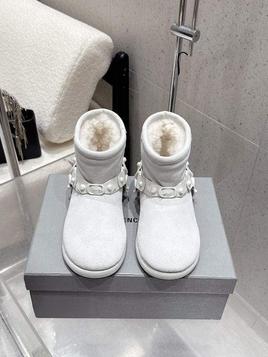 Balenciaga Warm Non Slip Snow Boots With Fuzzy Lining