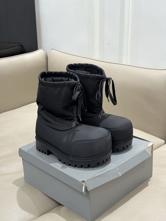 Balenciaga Warm Faux Fur Lined Winter Boots Water Resistant Footwear