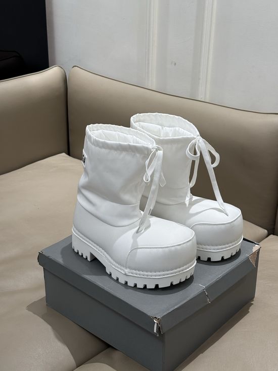 Balenciaga Warm Faux Fur Lined Winter Boots Water Resistant Footwear